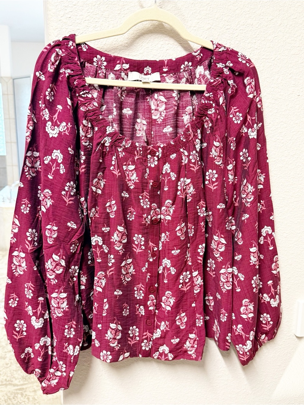 NEW Loft Floral Cinched Scoop Neck Top XL Cranberry Bliss NWT - Picture 2 of 7